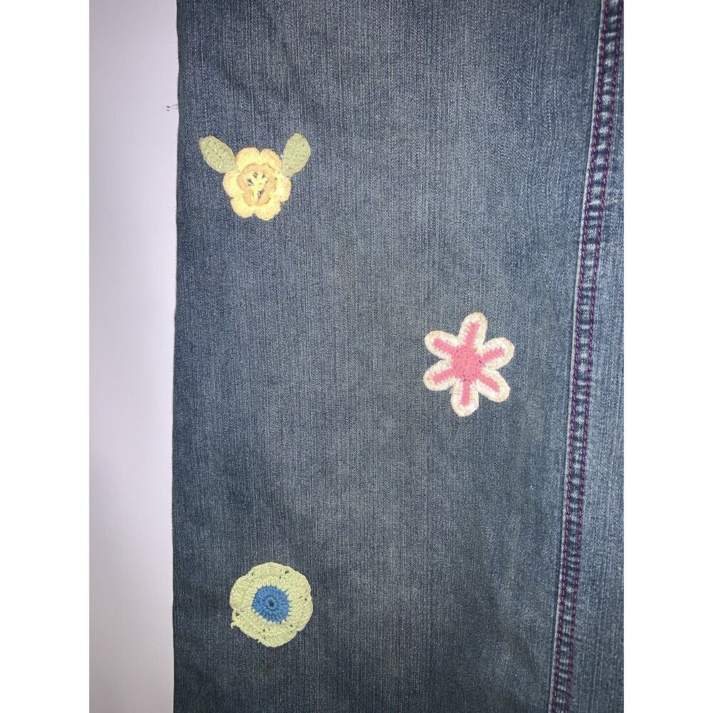 Crest Jeans Y2K Blue Jeans Skirt w/ Crochet Flowers Size 13/14 Junior - Picture 3 of 7